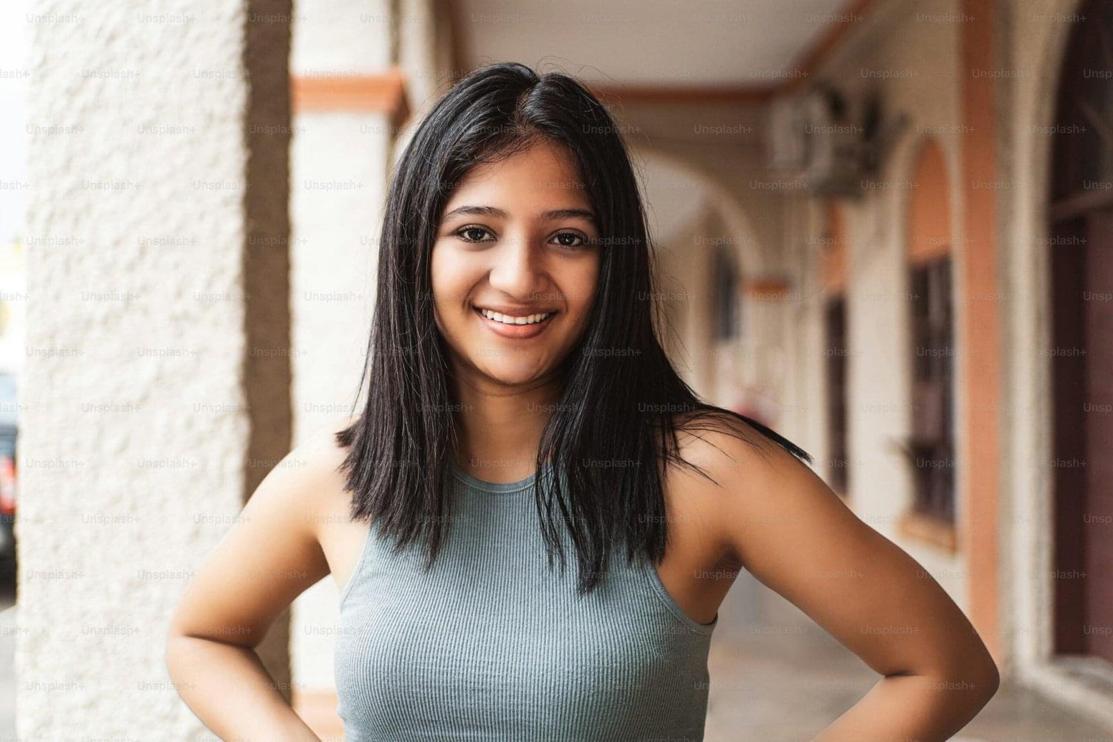 Neha Tiwari Review